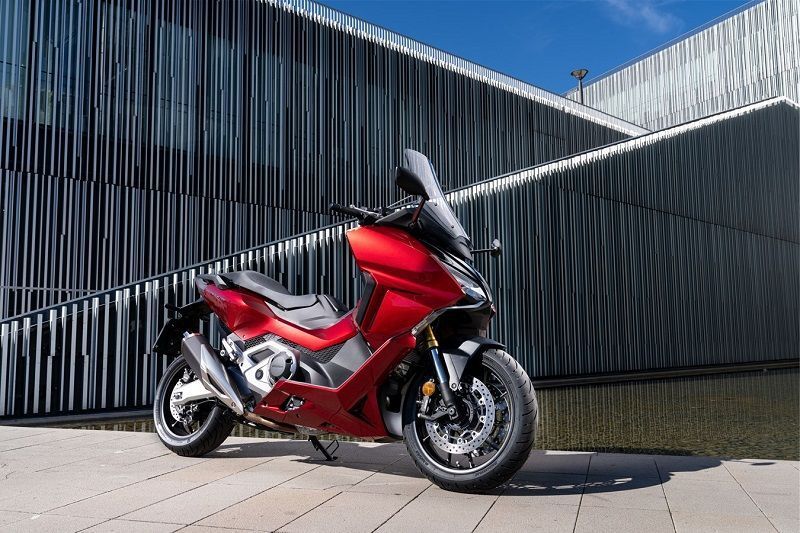 HondaForza750 2