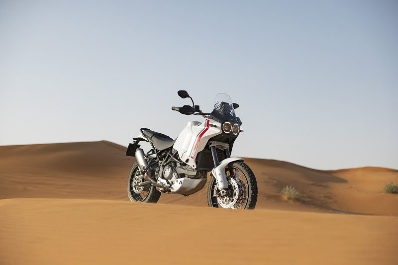 MY22 Ducati DesertX 98 UC356408 High