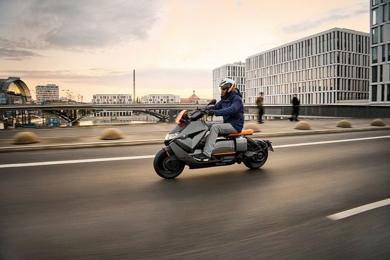P90428708 lowRes the new bmw ce 04 th