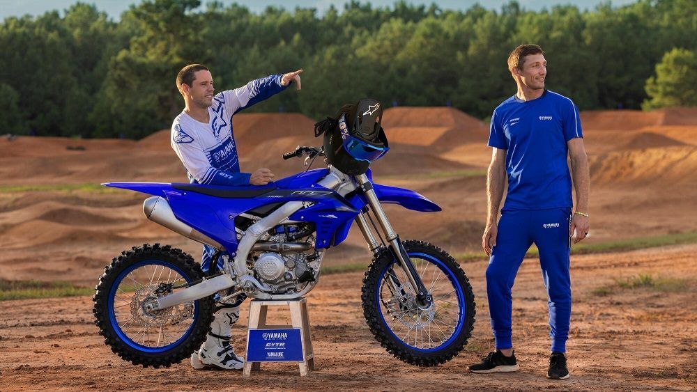 2023 Yamaha YZ450F EU Icon Blue Static 006 03