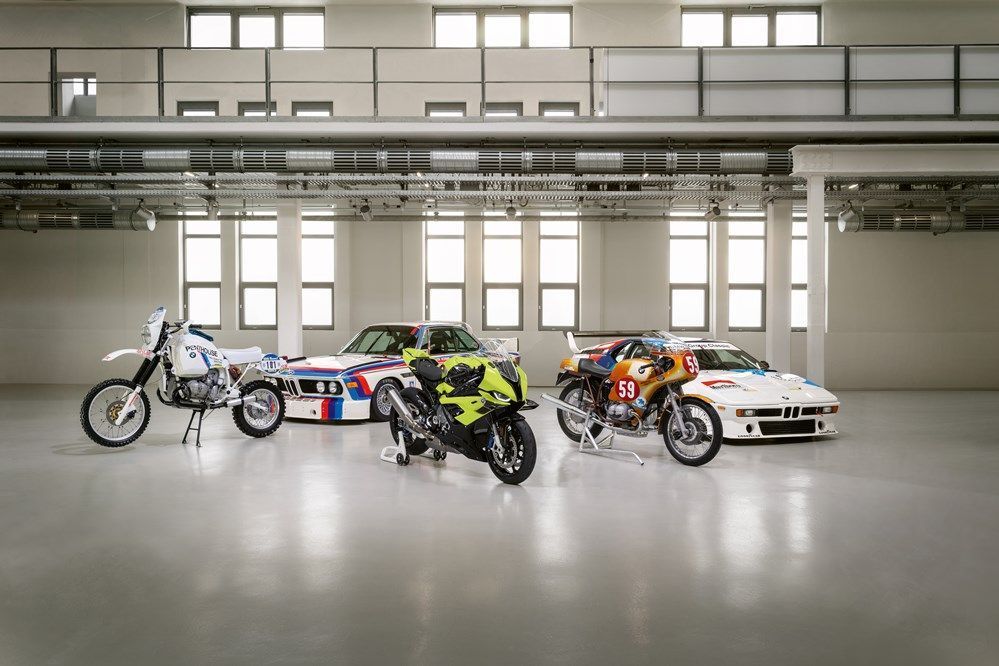 P90462708 highRes bmw m 1000 rr 50 yea