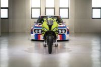 P90462705_highRes_bmw-m-1000-rr-50-yea