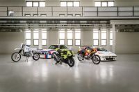P90462708_highRes_bmw-m-1000-rr-50-yea