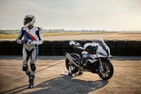 P90480034_highRes_the-new-bmw-s-1000-r