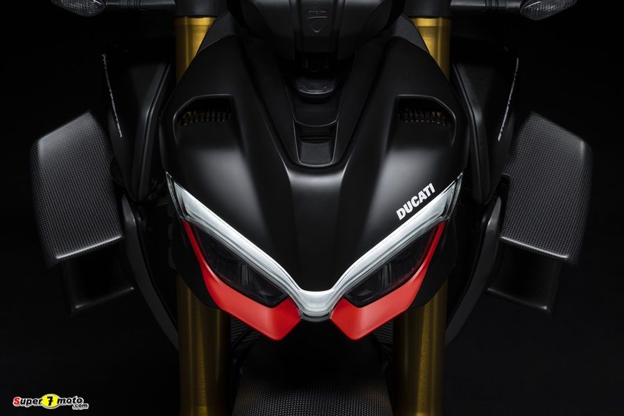 MY23 Ducati Streetfighter V4SP2 14 UC445894 High