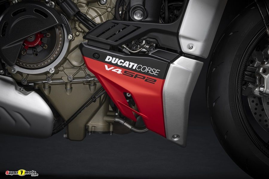 MY23 Ducati Streetfighter V4SP2 30 UC445895 High