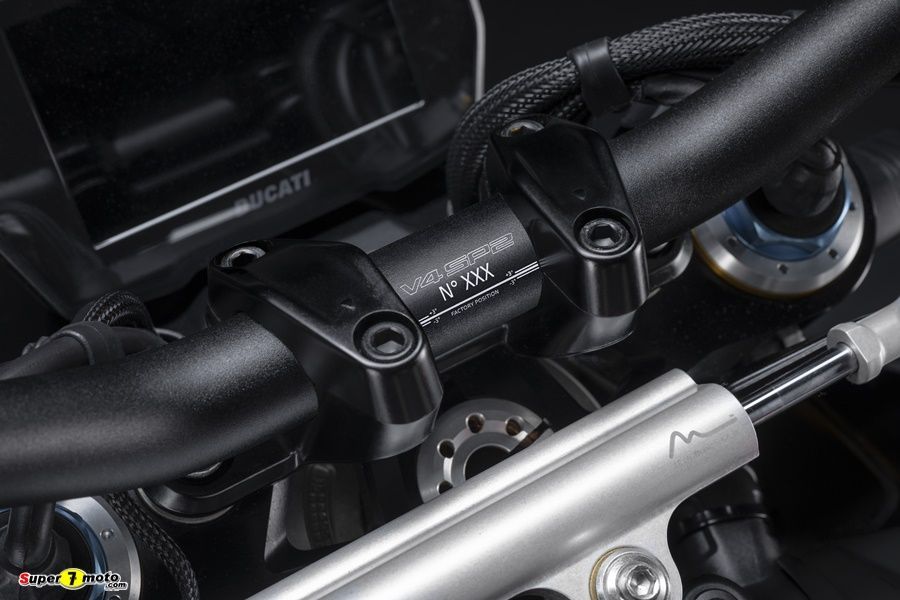 MY23 Ducati Streetfighter V4SP2 38 UC445896 High