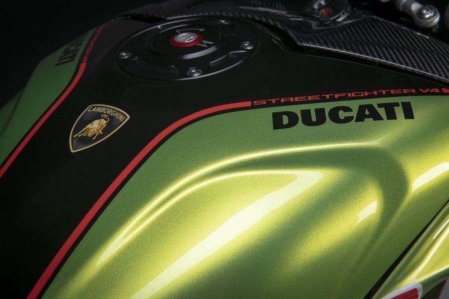DUCATI STREETFIGHTER V4 LAMBORGHINI 45 UC418375 High