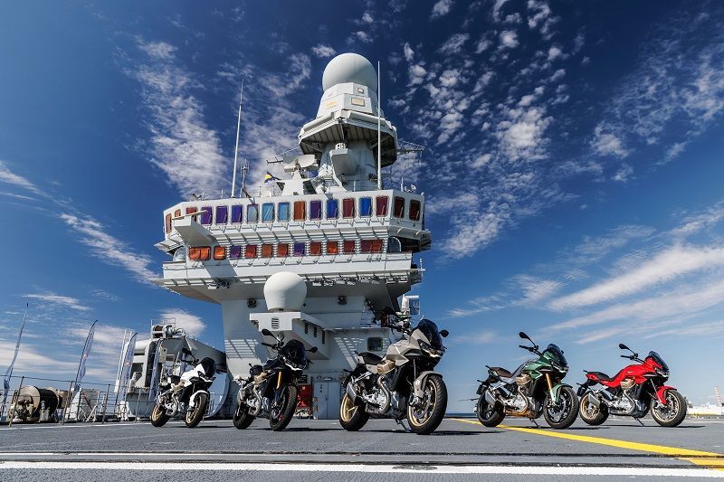 11 V100 Mandello Aviazione Navale