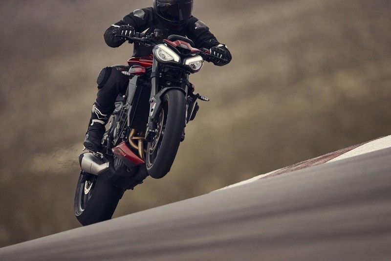 Triumph Street Triple 2023 105