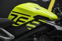 Triumph_Street_Triple_2023_000