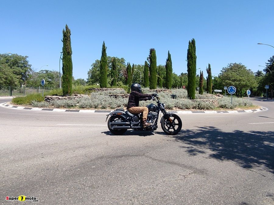 Harley Davidson Street Bob 2022 Super7moto 25