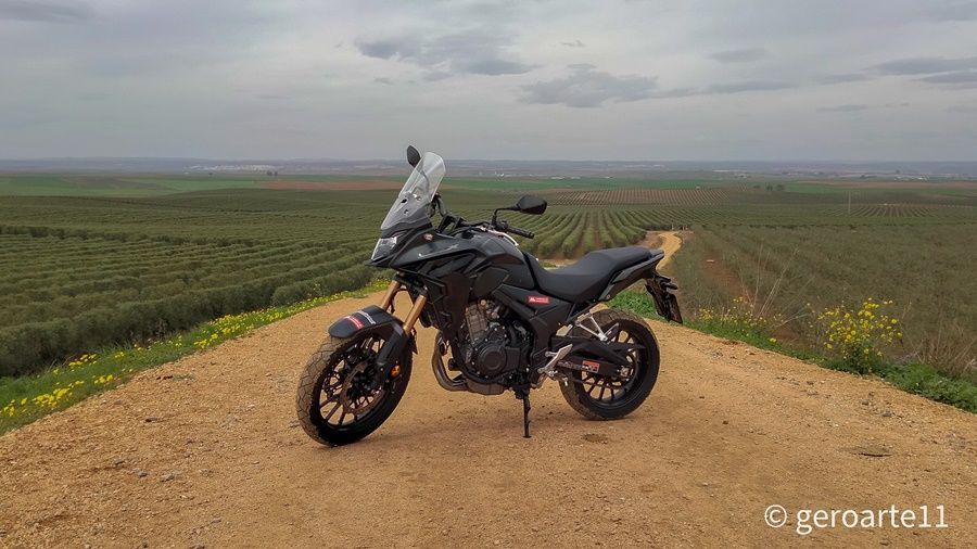 HONDACB500X 01