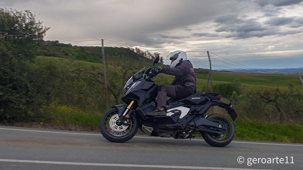 HONDA XADV750 21