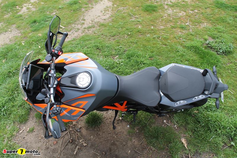 KTM1290SuperDukeGT2022 26