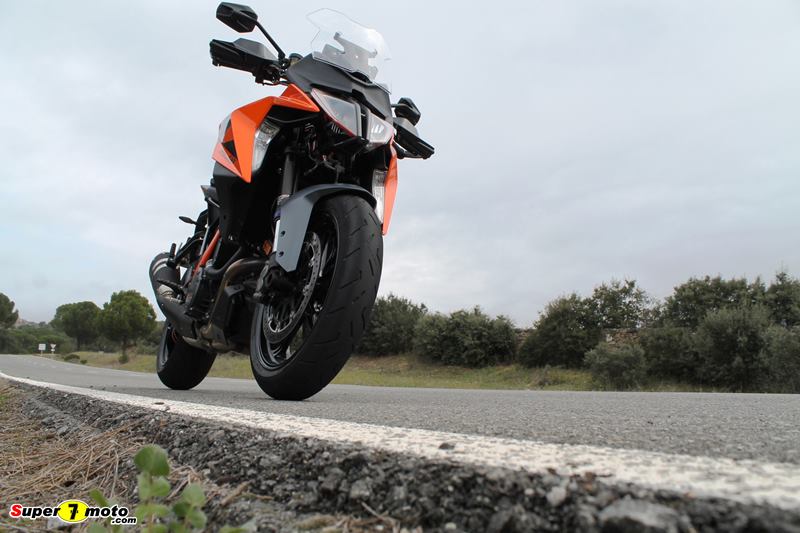 KTM1290SuperDukeGT2022 40
