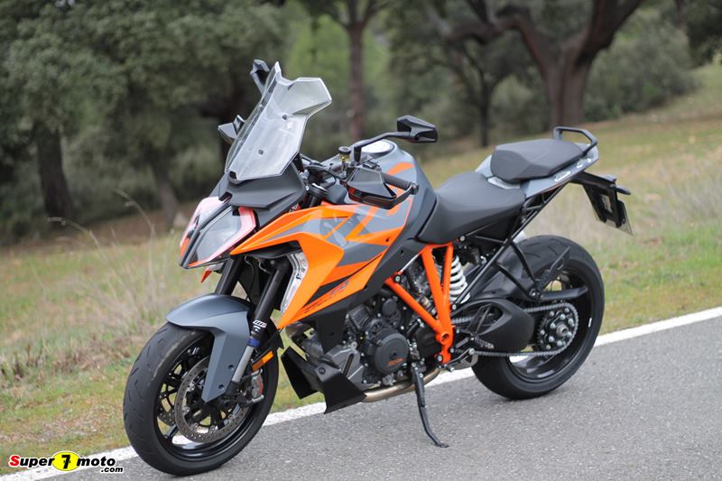 KTM1290SuperDukeGT2022 44