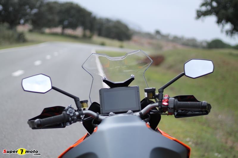 KTM1290SuperDukeGT2022 45