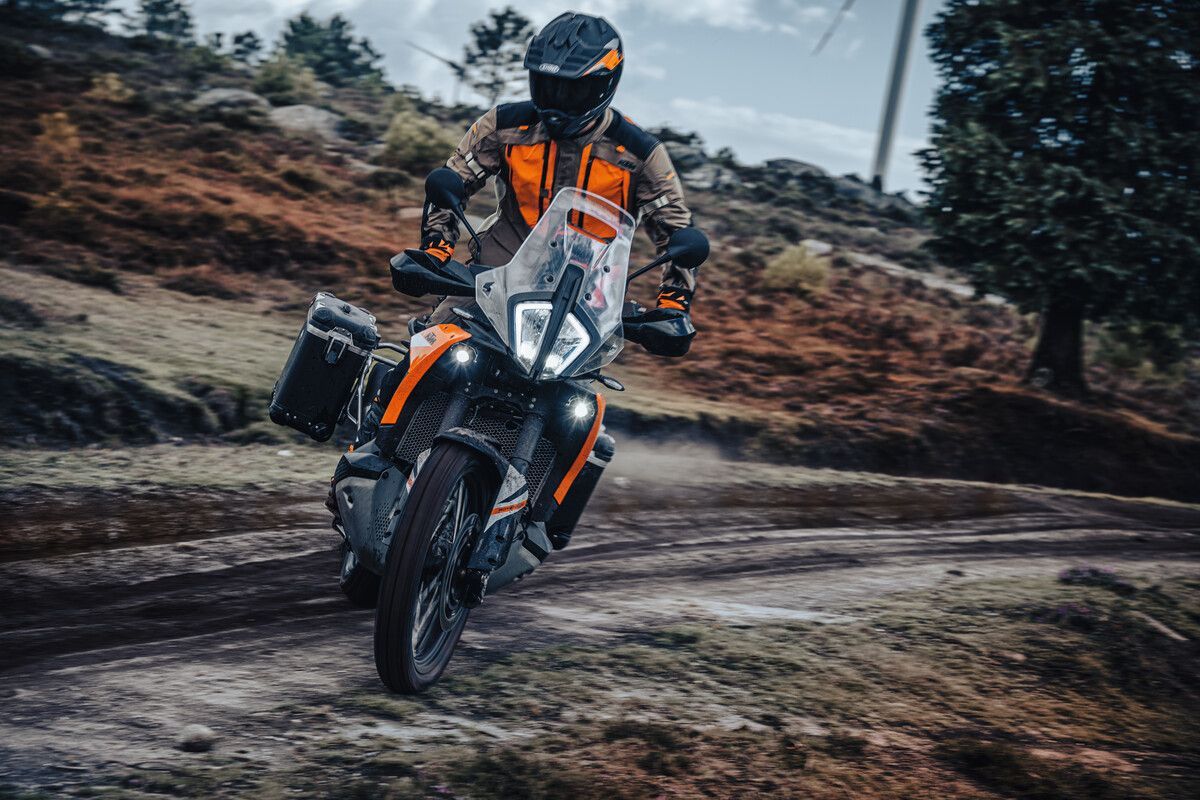 2023 KTM 890 ADVENTURE action 1