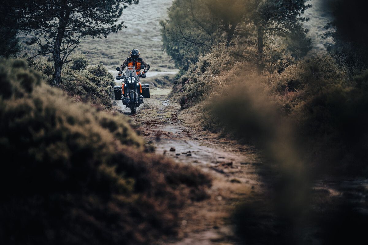 2023 KTM 890 ADVENTURE action 2