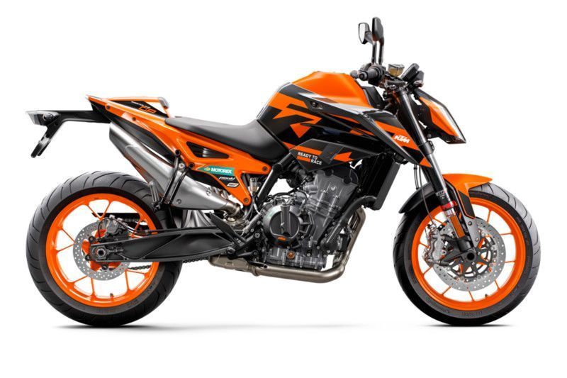 424724 MY22 890 DUKE GP ORANGE 90 Front Right 