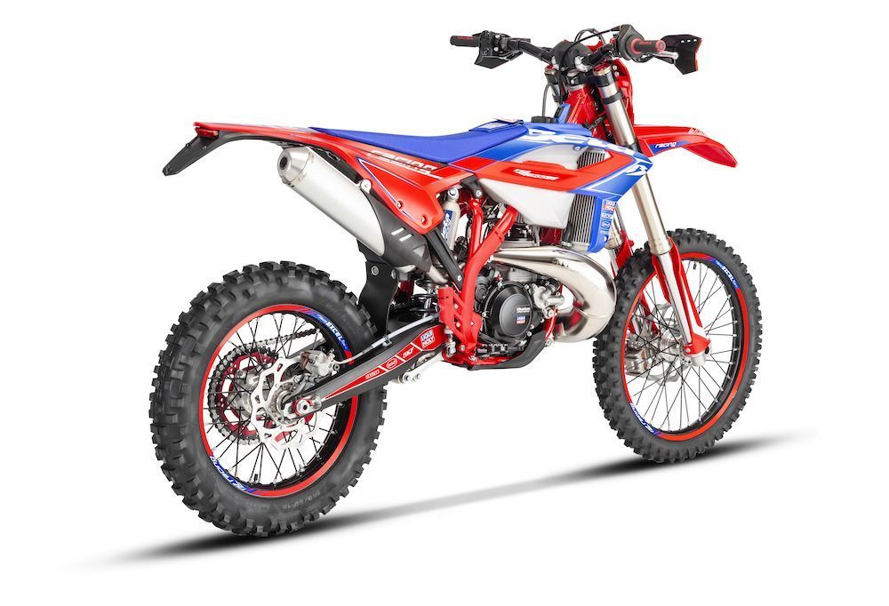 RR Racing 2T 300 back