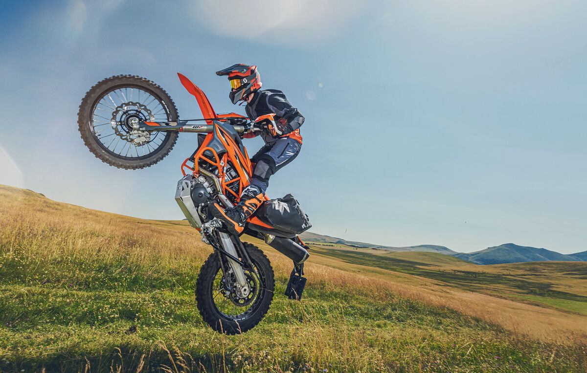 466805 MY23 KTM 690 ENDURO R Action Cat B MY23