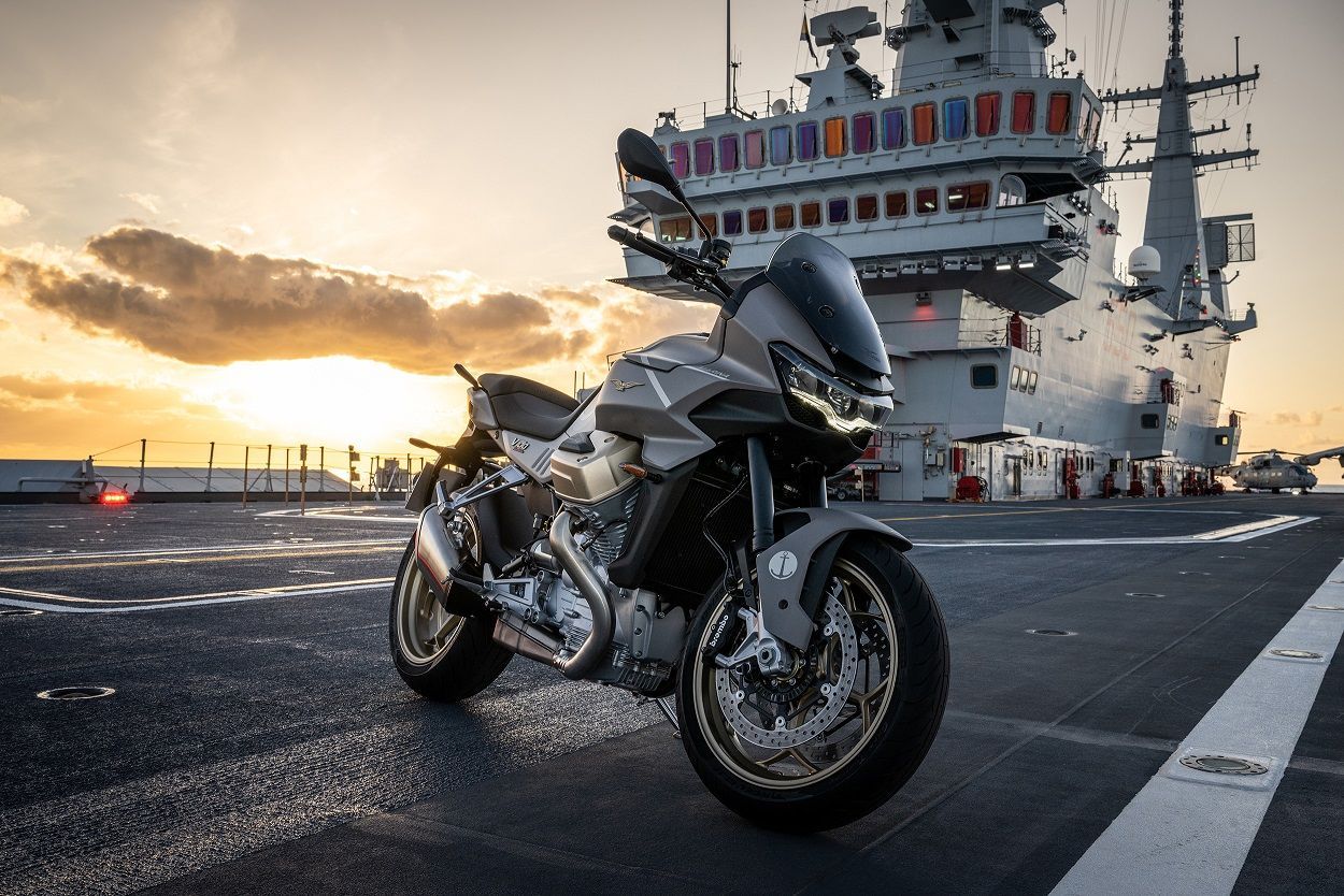 04 Moto Guzzi V100 Aviazione Navale