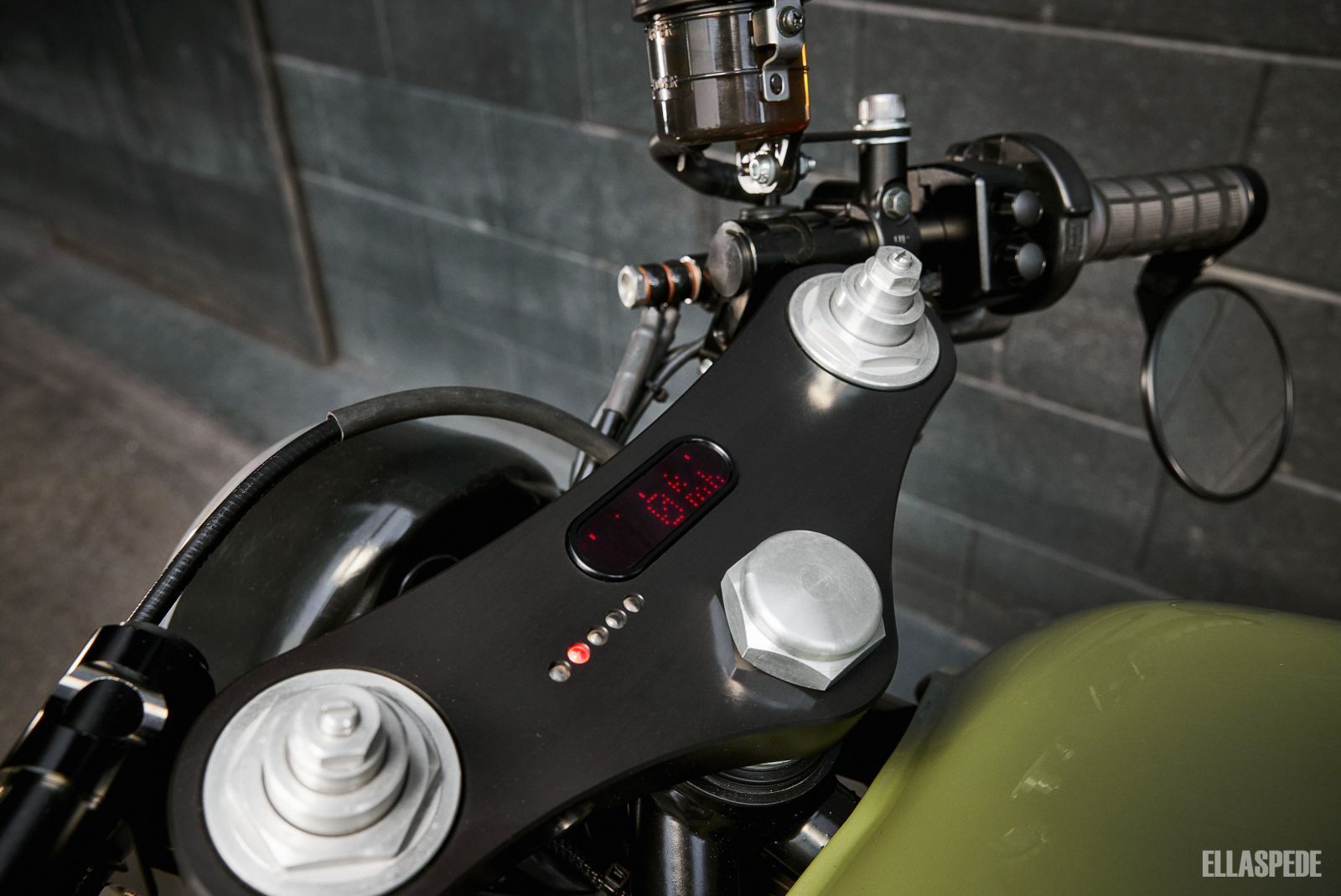 EB1000 BMWK100 09e