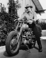 NdP_Triumph_Elvis_Busqueda_004