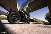 P90512763_lowRes_the-new-bmw-ce-02-07