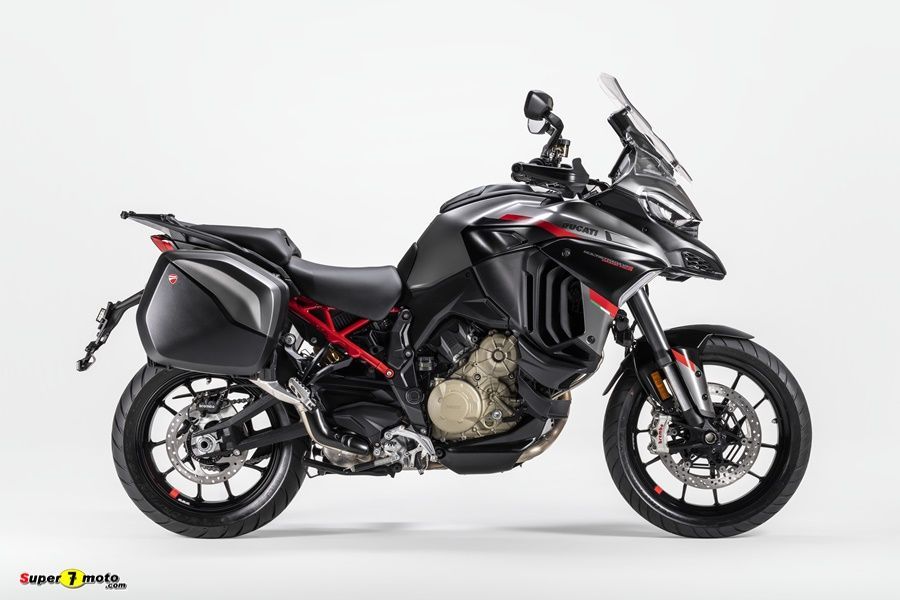 MY24 Ducati Multistrada V4s Grand Tour 002 UC549470 High