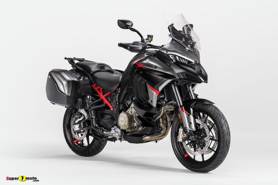 MY24 Ducati Multistrada V4s Grand Tour 006 UC549473 High