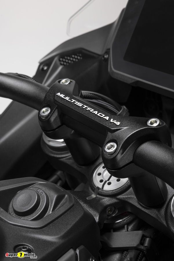 MY24 Ducati Multistrada V4s Grand Tour 037 UC549511 High