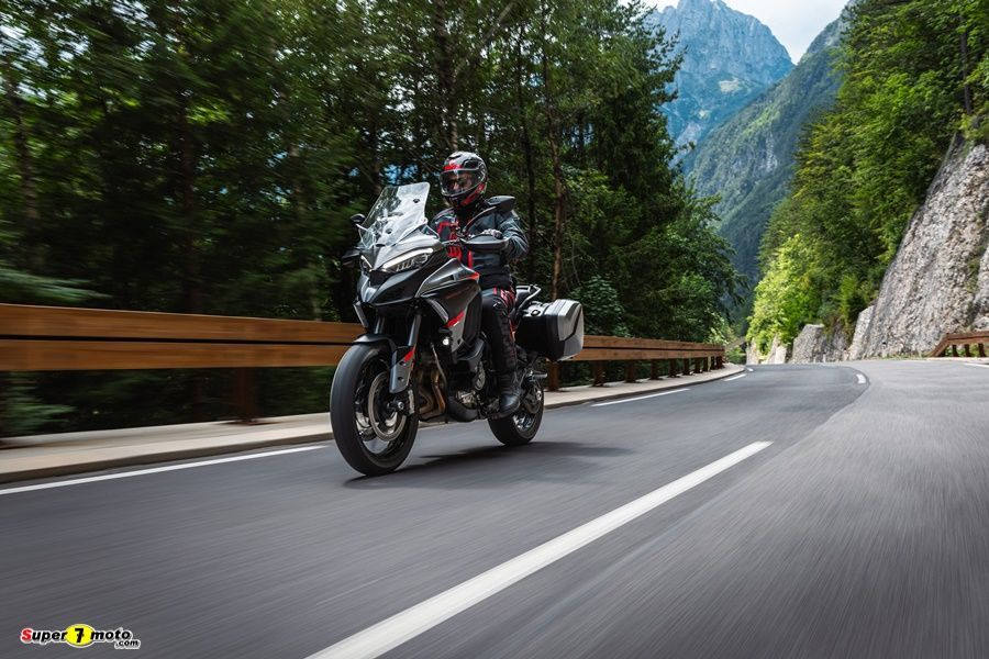 MY24 Ducati Multistrada V4s Grand Tour 076 UC549549 High