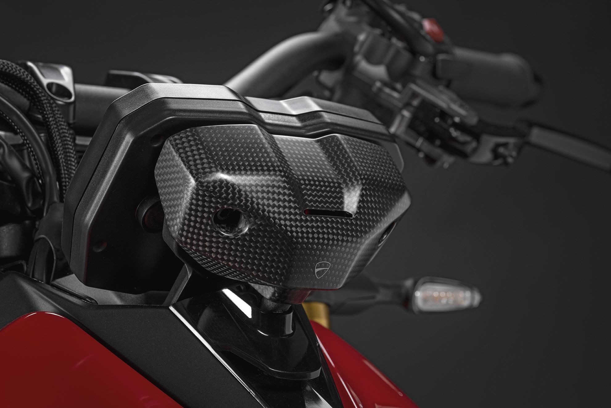 05 STREETFIGHTER V4 2023 ACCESSORIES UC529565 High