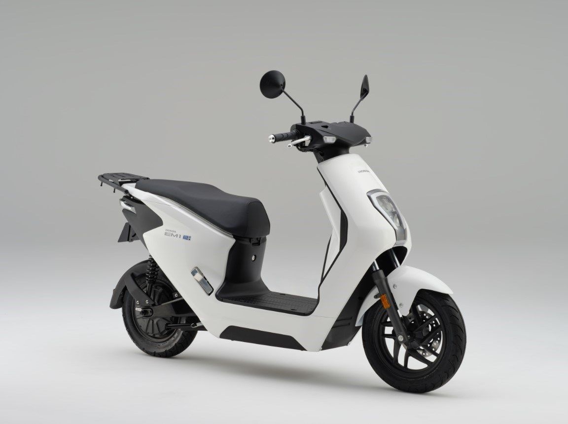 421500 23YM HONDA EM1 e