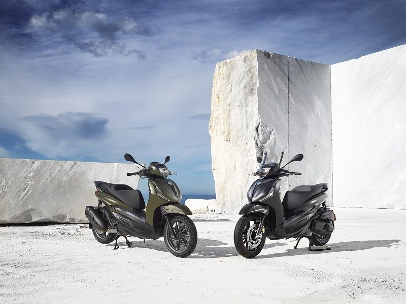 05 Piaggio Beverly Verde Jungle e Deep Black