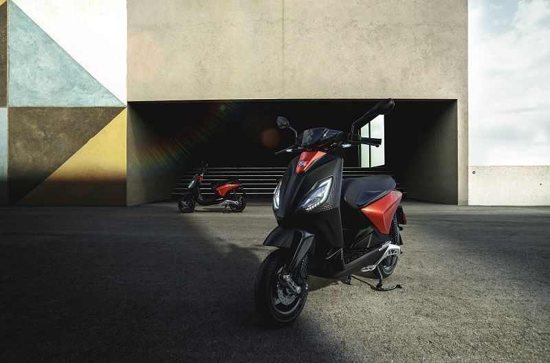 01 Piaggio 1 Flame Mix