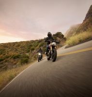 Triumph_Speed400andScrambler400x_000