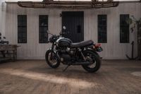 TriumphxDGR_T120_MY23_GE-2377