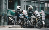 24377_Tiger_1200_Joint_Explorers_MY22_A094213_FR_Market_ORIGINAL