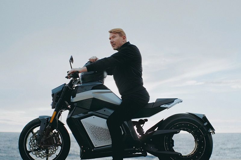 verge ts pro mika hakkinen edition 01