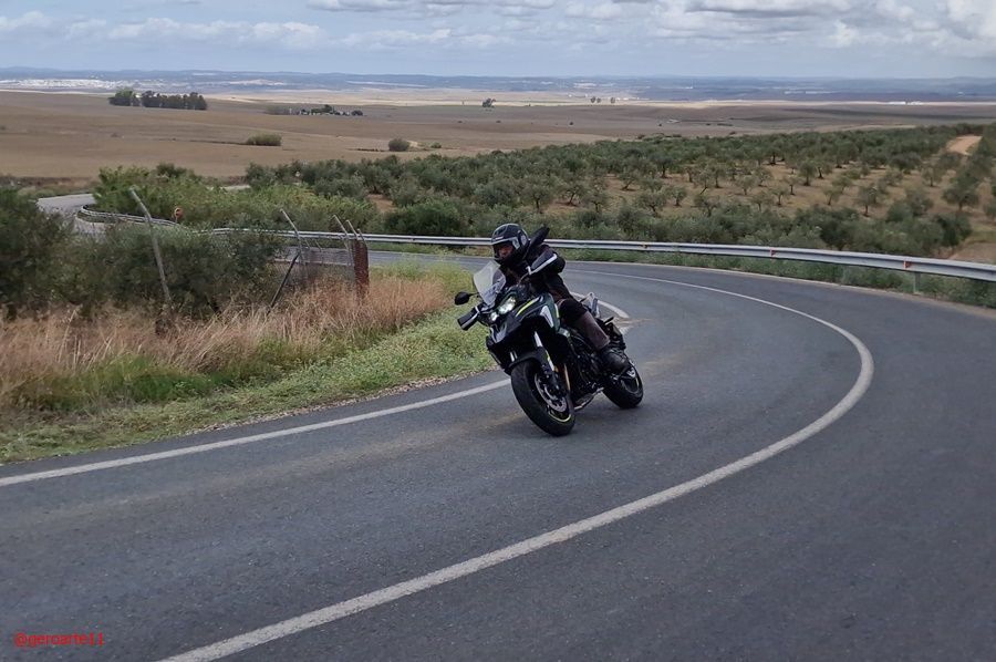 Benelli TRK702 super7moto 04