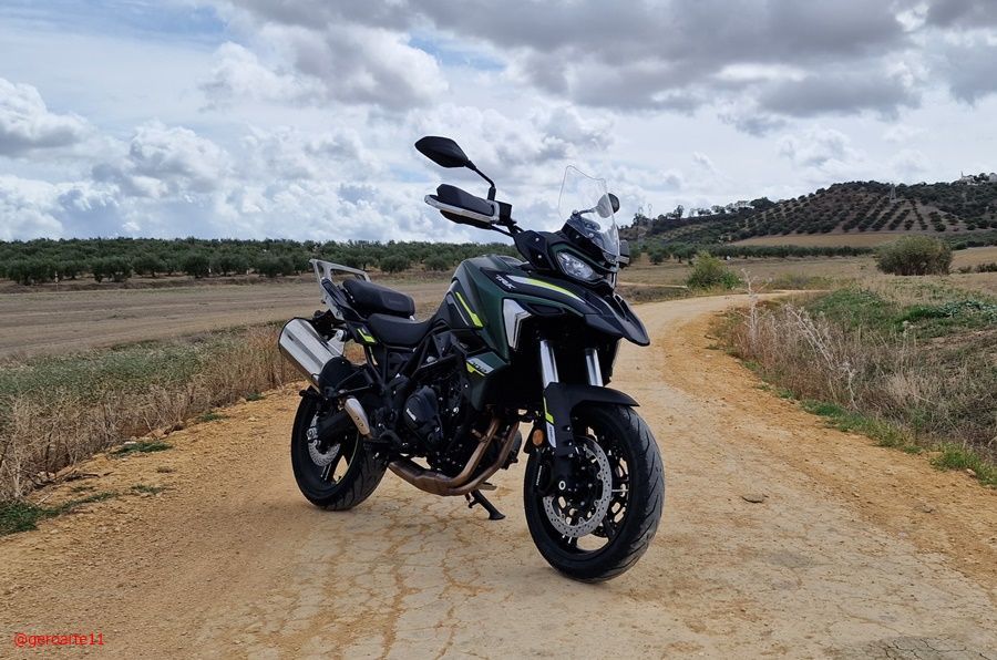 Benelli TRK702 super7moto 08