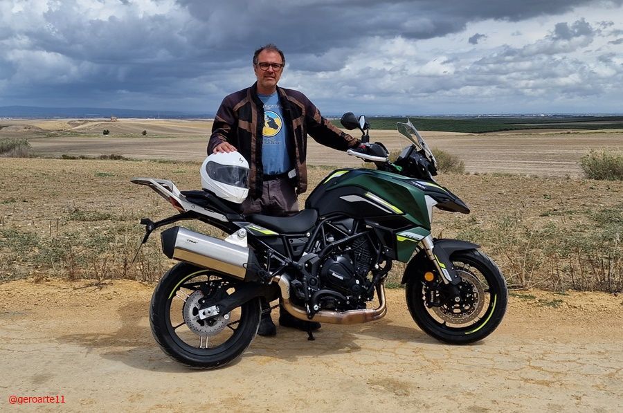 Benelli TRK702 super7moto 10