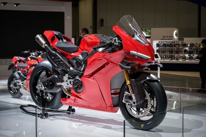 DUCATI EICMA 2024 07 UC721420 High