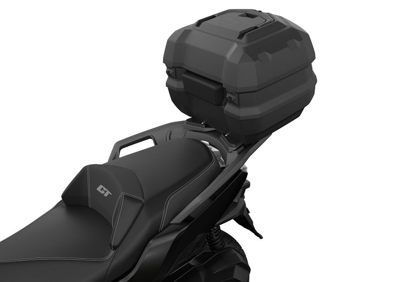 P90571744 highRes the new bmw c 400 gt
