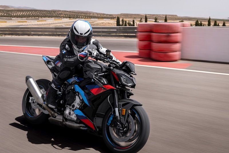 P90572542 lowRes the new bmw m 1000 r