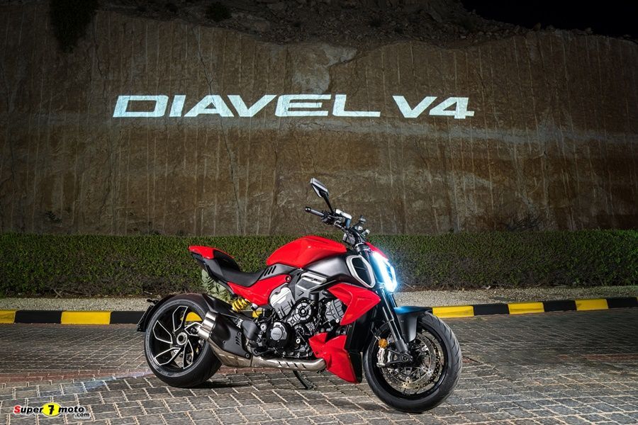 Ducati Diavel V4 01